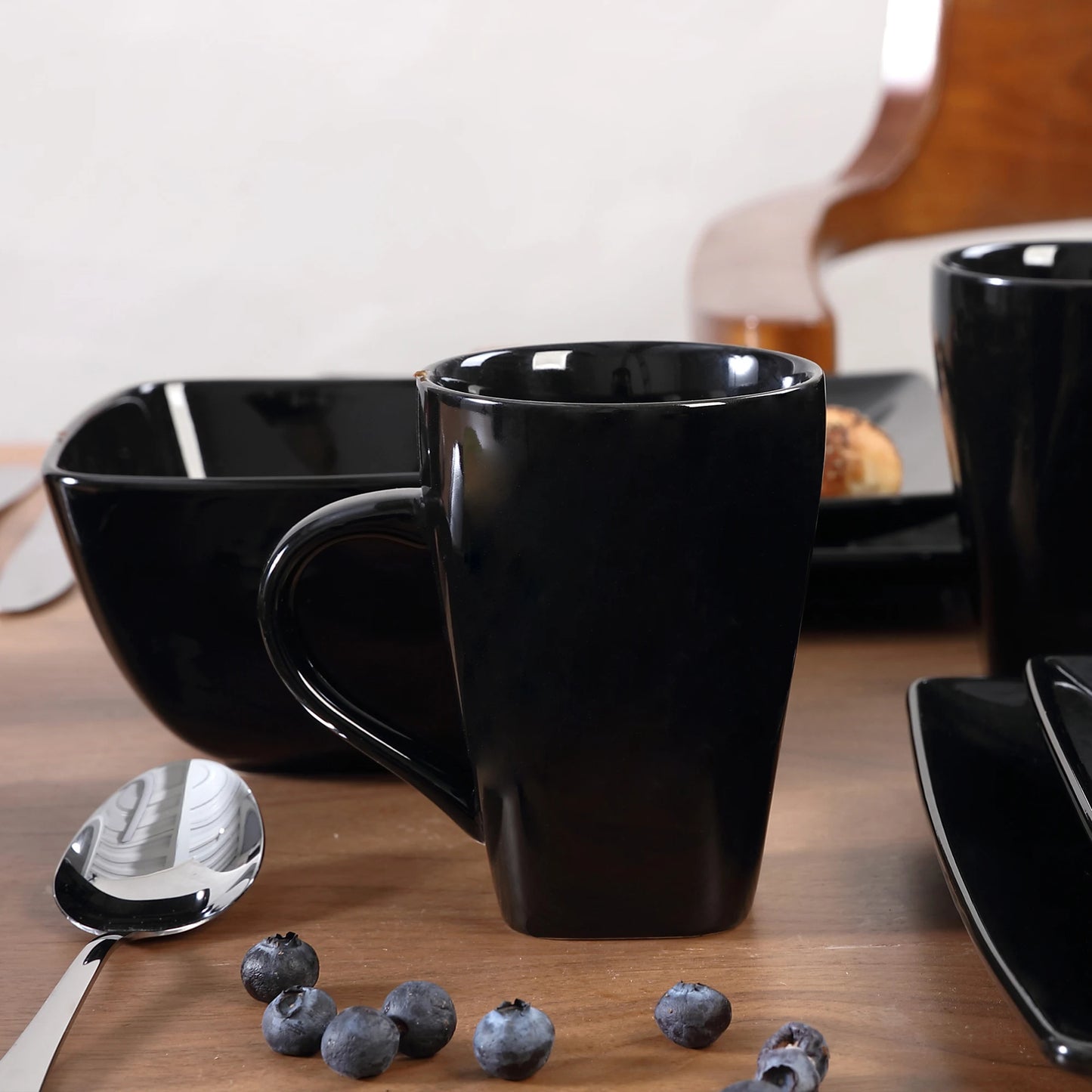 Vancasso SOHO 16/32/48-Piece Black Ceramic Porcelain Square Dinnerware Set with Dinner Plate,Dessert Plate,Bowl,240ml Mug Set