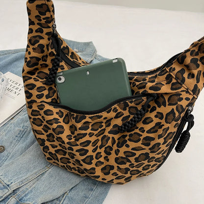 Women Fashion Shoulder Bag Large Capacity Leopard Print Crescent Crossbody Bag Adjustable Strap Half Moon Bag Outdoor Travel Bag