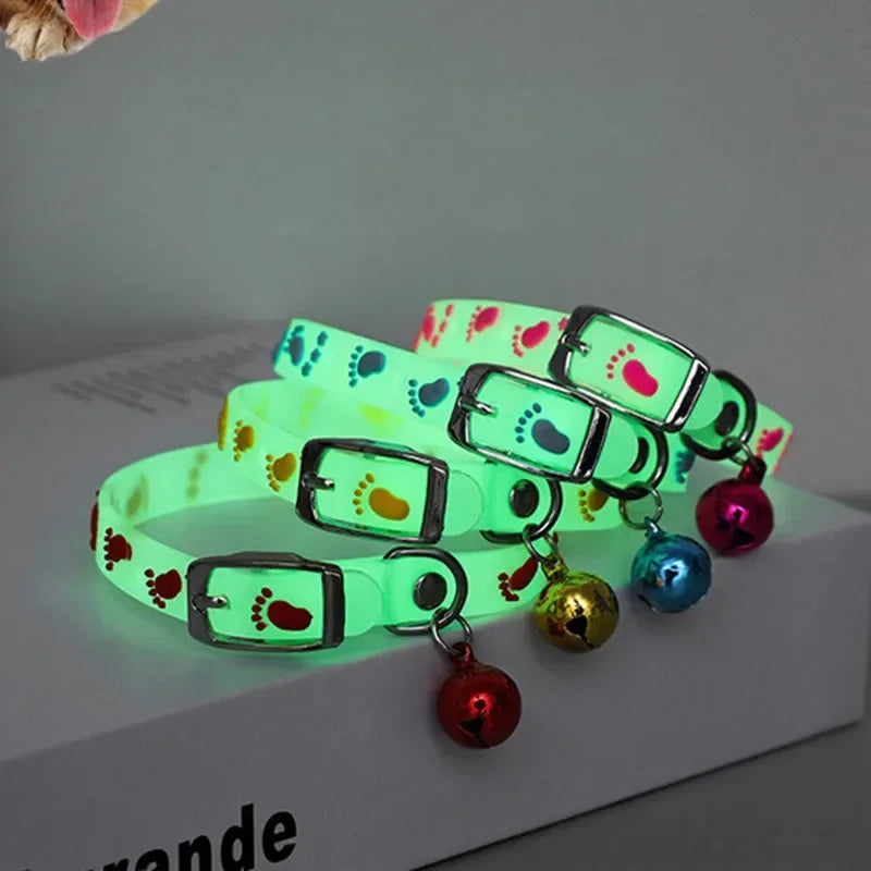 1PC Luminous Cat Necklace Glowing Small Dog Collar Anti-Loss Fluorescent Silicone Bell Collar Neck Ring Pet Cats Accessories