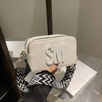 New Camera Bag with Wide Shoulder Strap and Letter Small Square Bag, Fashionable, Simple and Western Style, Single Shoulder Cros