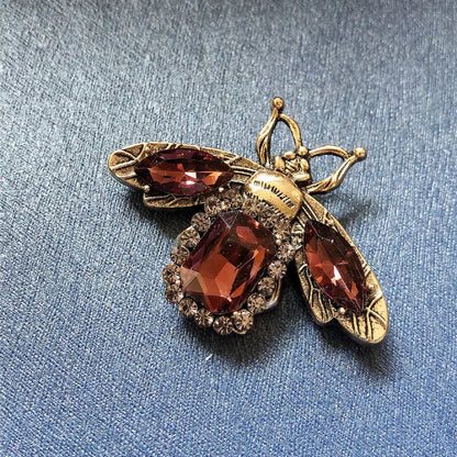 Vintage Classic Women Luxury Bee Crystal Brooch Jewelry Big Rhinesotne Metal Insect Badges For Lady Suit Coat Brooches Pins Gift