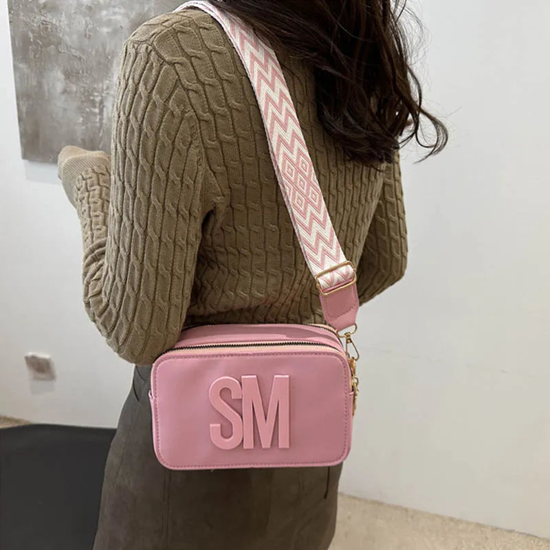 New Camera Bag with Wide Shoulder Strap and Letter Small Square Bag, Fashionable, Simple and Western Style, Single Shoulder Cros