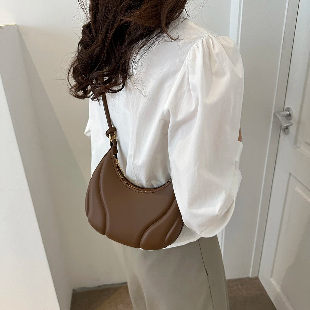 Women Crossbody Bag Luxury Designer PU Tote Bag Large Capacity Underarm Bag Simple Saddle for Office Travel Make Up Cosmetic Bag