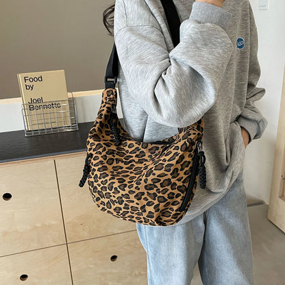 Women Crescent Crossbody Bag Large Capacity Leopard Print Daily Messenger Bag Adjustable Strap Half Moon Bag Simple Satchel Bag