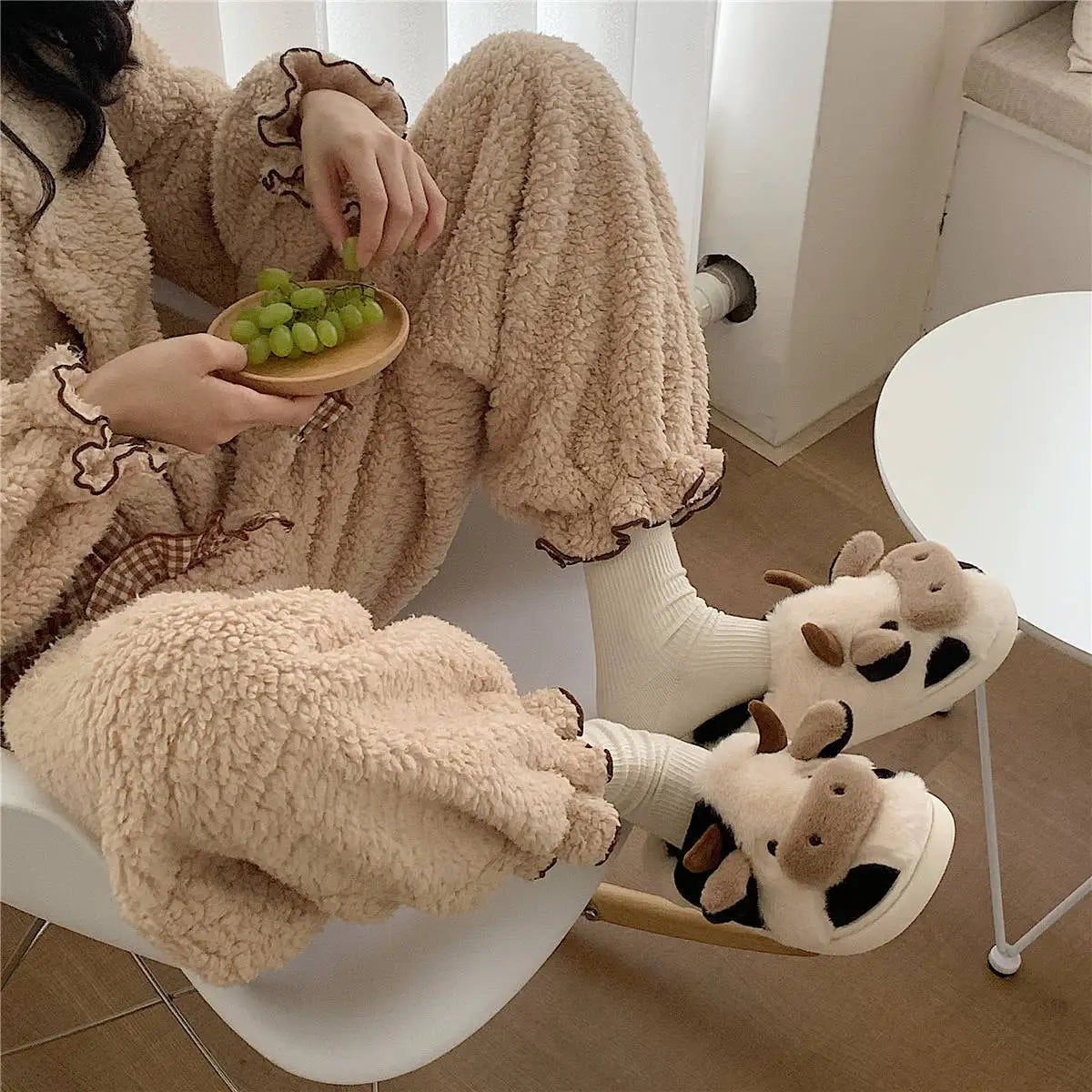 Winter Cow Cotton Slippers Cartoon Warm Plush Slides Shoes Couple's Indoor Non-slip Slides House Men and Women Home Flip Flops