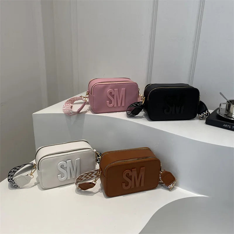 New Camera Bag with Wide Shoulder Strap and Letter Small Square Bag, Fashionable, Simple and Western Style, Single Shoulder Cros