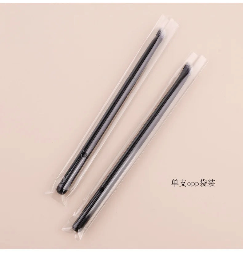 Small Iron Concealer Brush Angled Cream Foundation Concealer Makeup Brushes Oblique Angled Triangle Concealer Makeup Tools