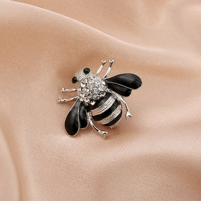 Vintage Classic Women Luxury Bee Crystal Brooch Jewelry Big Rhinesotne Metal Insect Badges For Lady Suit Coat Brooches Pins Gift