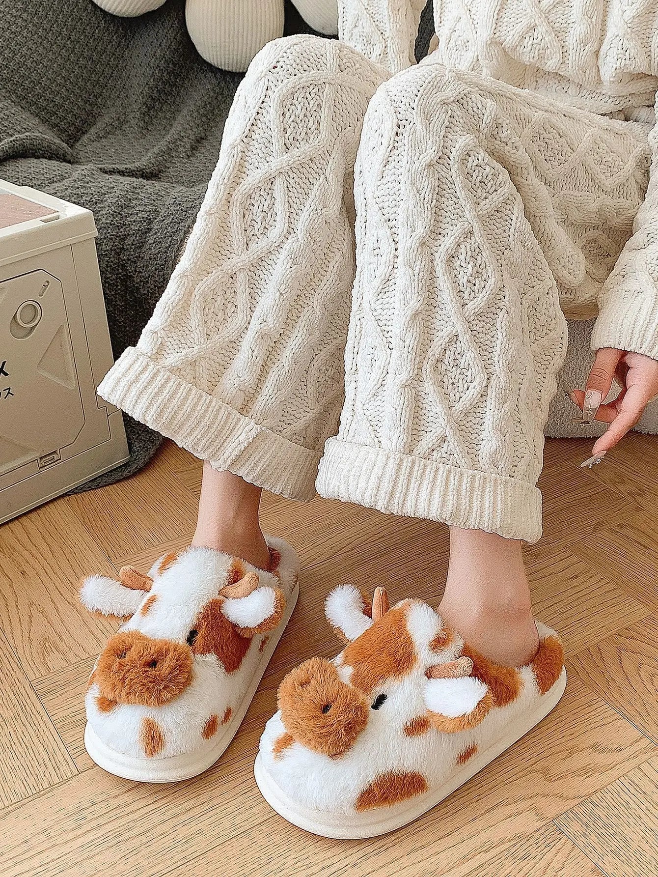 Pallene Cow milk Fuzzy Slippers Women Winter Cartoon Fur Slippers Soft Cozy Plush House Shoes Female Bedroom Cute Furry Slides