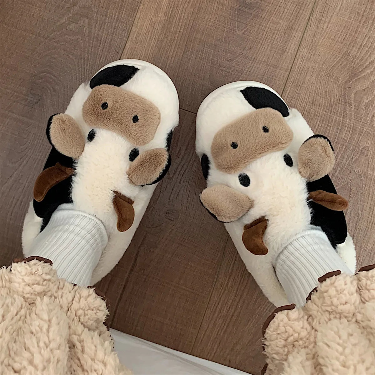 Pallene Women Winter Fur Fuzzy Slippers Cute Cartoon Cow Plush Slippers Indoor Warm Comfy House Slides Soft Casual Cotton Shoes