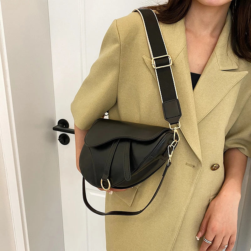 Women's Saddle Bag Brands Luxury Designer Purses and Handbag High Quality 2023 Black White Brown Khaki Shopper Shoulder Bag