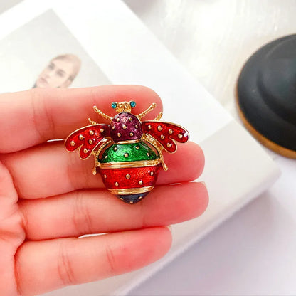 Vintage Classic Women Luxury Bee Crystal Brooch Jewelry Big Rhinesotne Metal Insect Badges For Lady Suit Coat Brooches Pins Gift