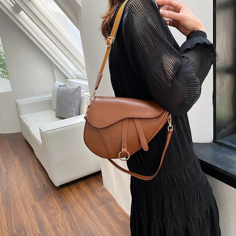 Women's Saddle Bag Brands Luxury Designer Purses and Handbag High Quality 2023 Black White Brown Khaki Shopper Shoulder Bag