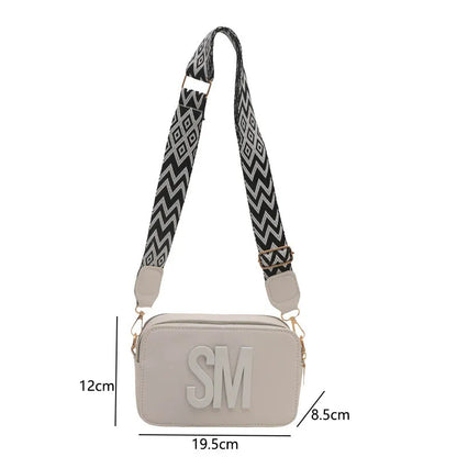 New Camera Bag with Wide Shoulder Strap and Letter Small Square Bag, Fashionable, Simple and Western Style, Single Shoulder Cros